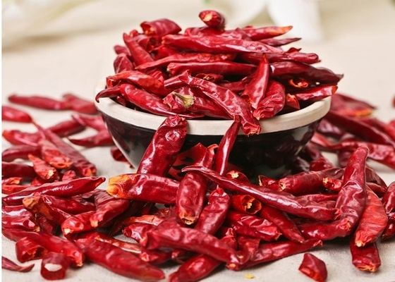 No Speckle Whole Dried Cayenne Peppers 1% Broken Chilli Pods Spicy