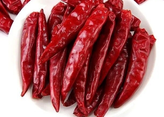 Authentic 4-7cm Dried Hot Tianjin Chilli Peppers Low Impurity Packed in Bags of 10kg or 25kg