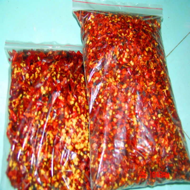 Vibrant Red Chilli Pepper Flakes For Cuisine Savoring Color Extraction